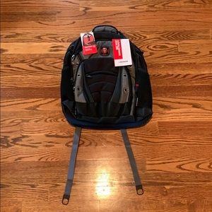 Wenger Synergy Laptop Backpack, Black/Grey